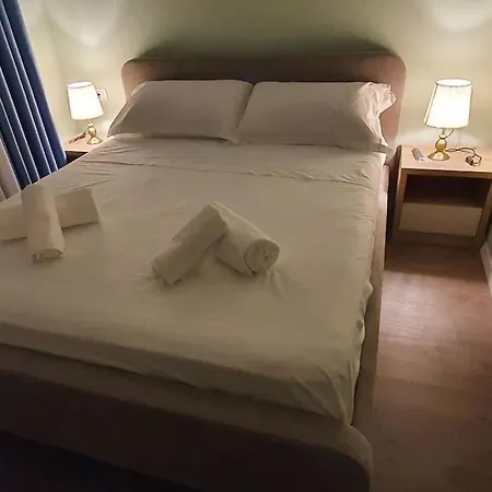 Center Lägenhet Tirana